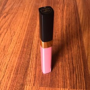 CHANEL Glossimer in Wild Rose 119. Never used!
